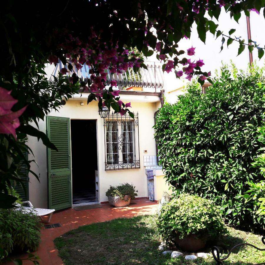 Villino San Martino 350M Dal Mare With Covered Parking Viareggio Exterior foto